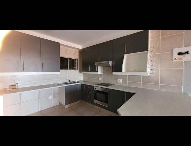 2 BEDROOM APARTMENT FOR SALE IN ALBERTON NORTH